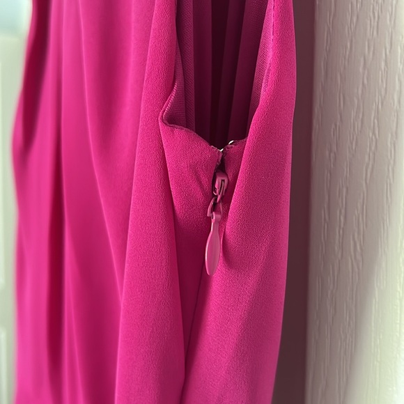 Express pink cranberry flowy dress size 0 - Picture 4 of 6